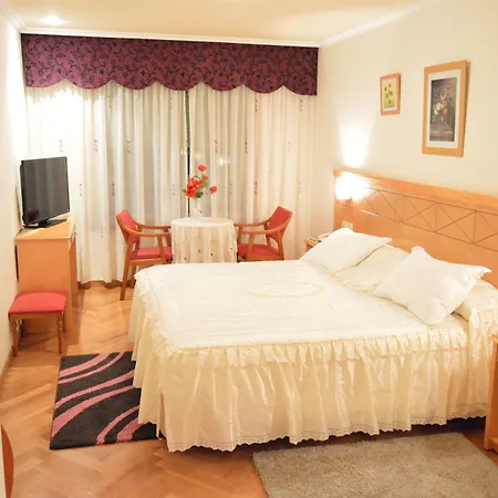Hotel Cristal 2 2*