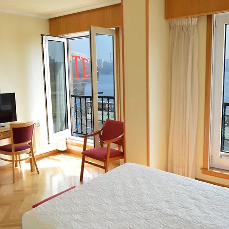 Cristal 2 Hotel A Coruña